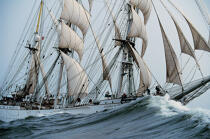 Le Statsraad Lehmkuhl, trois mâts barque norvégien. © Philip Plisson / Plisson La Trinité / AA00193 - Photo Galleries - Tall ship / Sailing ship