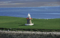 Un phare entre terre et mer. © Philip Plisson / Plisson La Trinité / AA00364 - Nos reportages photos - Irlande, l'île verte