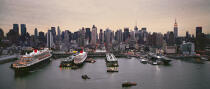 The Queen Mary 2 in New-York. © Philip Plisson / Plisson La Trinité / AA08763 - Photo Galleries - Big Cruises