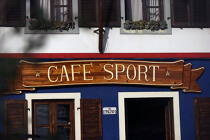 Le Café Sport "Chez Peter" à Horta. © Philip Plisson / Plisson La Trinité / AA10648 - Nos reportages photos - Fenêtre