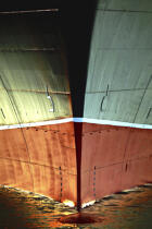 The stem of Queen Mary. © Philip Plisson / Plisson La Trinité / AA10858 - Photo Galleries - Big Cruises