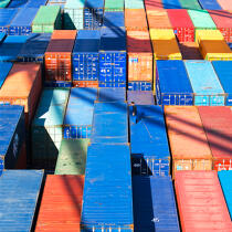 Containers. © Philip Plisson / Plisson La Trinité / AA20631 - Photo Galleries - Sea decoration