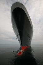 Queen Mary 2 Stem © Philip Plisson / Plisson La Trinité / AA23844 - Photo Galleries - Big Cruises