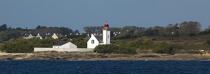 Lighthouse Pointe des Chats on Groix island © Philip Plisson / Plisson La Trinité / AA26746 - Photo Galleries - Chats [Headland of]
