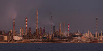 The Lavera oil port in the Gulf of Fos [AT] © Philip Plisson / Plisson La Trinité / AA32482 - Photo Galleries - Bouches du Rhône