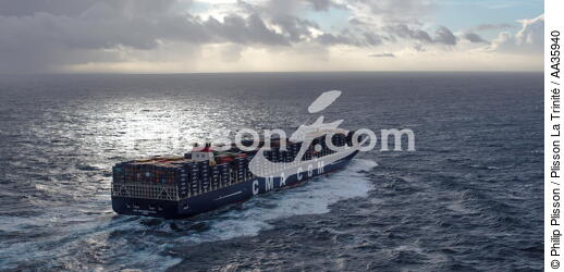 The container ship Marco Polo - © Philip Plisson / Plisson La Trinité / AA35940 - Photo Galleries - Containerships, the excess