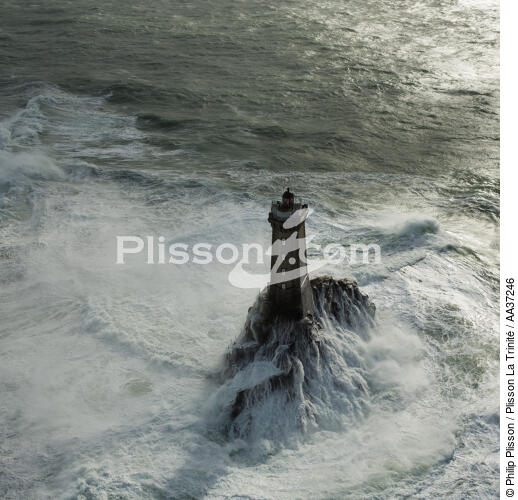 Petra Storm on La Vieille lighthouse - © Philip Plisson / Plisson La Trinité / AA37246 - Photo Galleries - Search result