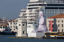 Traffic ship in Venice © Philip Plisson / Plisson La Trinité / AA37709 - Photo Galleries - Maritime transport