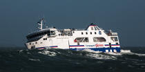 © Philip Plisson / Plisson La Trinité / AA39273 Ferry reliant Quiberon et Belle ile - Nos reportages photos - Resultat Recherche