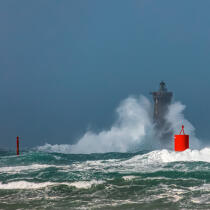 © Philip Plisson / Plisson La Trinité / AA39412 Le Four lighthouse, 2017 Zeus storm - Photo Galleries - Maritime Signals