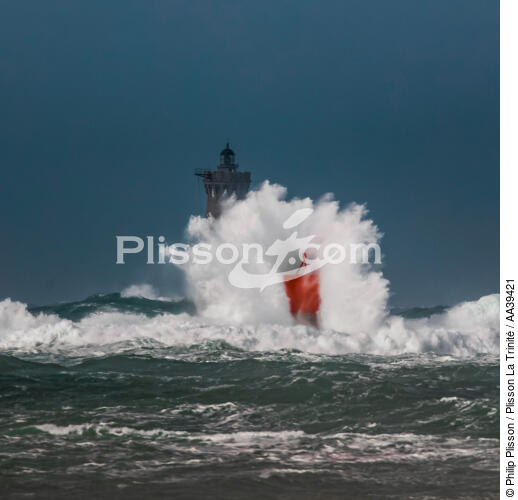 Le Four lighthouse, 2017 Zeus storm - © Philip Plisson / Plisson La Trinité / AA39421 - Photo Galleries - Storm at sea