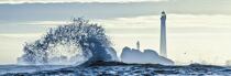 © Philip Plisson / Plisson La Trinité / AA39632 Wave in front of Ile Vierge lighthouse - Photo Galleries - Geomorphology