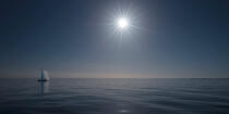 © Philip Plisson / Plisson La Trinité / AA39980 Navigation par mer calme - Nos reportages photos - Type vue